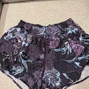 Lululemon Women’s Short with liner
